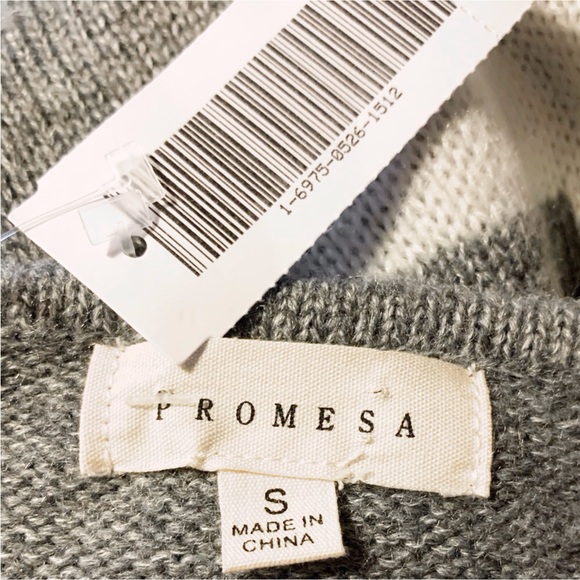 PROMESA BELL SLEEVE STAR PRINT SWEATER SIZE SMALL - Picture 9 of 13